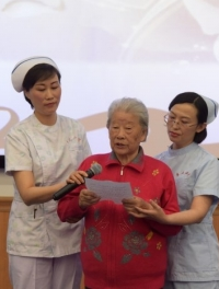蘭州百歲老護(hù)士長登臺(tái)講授“護(hù)士之道”