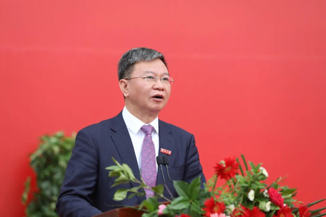 蘭州大學校長嚴純華寄語2020屆本科畢業(yè)生：做敢擔當、能擔當、有擔當?shù)娜?>
        </a><em>蘭州大學校長嚴純華寄語2020屆本科畢業(yè)生：做敢擔當、能擔當、有擔當?shù)娜?/em></li>
    <li><a  target=