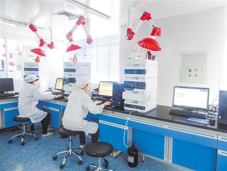 【抓“六穩(wěn)” 促“六?！薄繙p輕企業(yè)負(fù)擔(dān) 幫助渡過難關(guān)