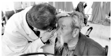 致敬時代楷?！瓣P愛八步沙林場大漠治沙人眼健康公益行動”啟動