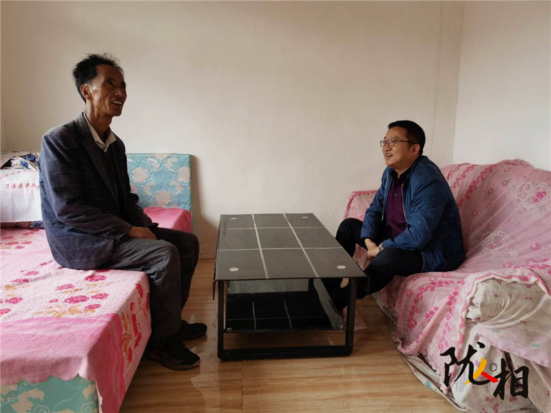 【隴人相】以扶貧為己任 把村民當(dāng)親人——記元古堆村黨支部第一書記、駐村幫扶工作隊(duì)隊(duì)長(zhǎng)陳元兵