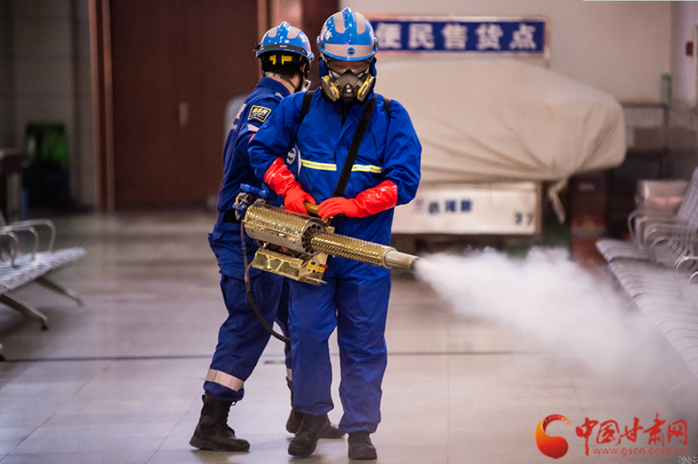 【新春走基層】護(hù)航回家路，蘭州車站這波操作很硬核！