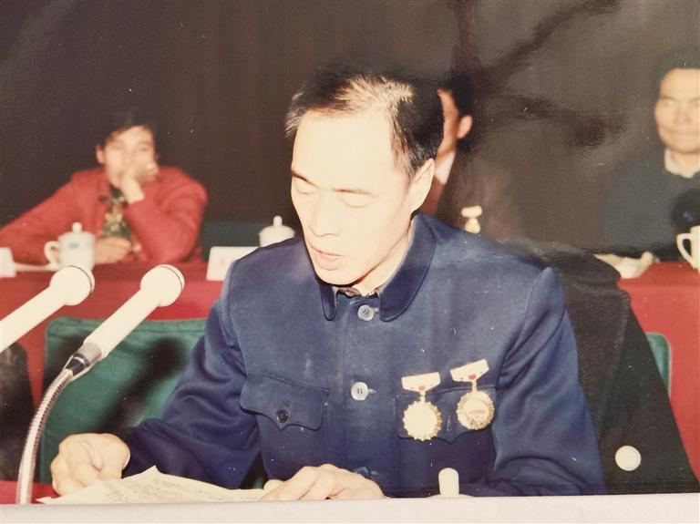 尋訪百名先鋒黨員  他用13年的時(shí)間完成28年的工作量——記“刀具大王”、全國勞模、蘭州通用機(jī)器廠工人技師蘆聚才