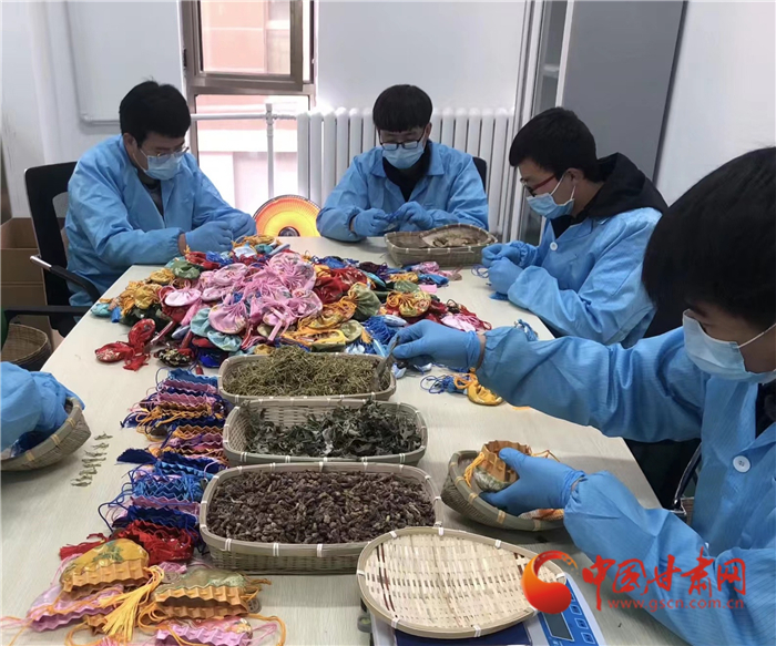 【甘快看·疫情防控甘肅在行動(dòng)】蘭州榆中：捐贈艾葉產(chǎn)品助力抗疫消毒