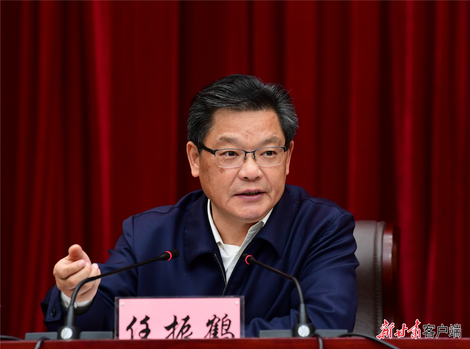 任振鶴在全省新型城鎮(zhèn)化工作推進(jìn)會(huì)議上強(qiáng)調(diào)：凝心聚力抓落實(shí)、蹄疾步穩(wěn)向前進(jìn)，奮力推進(jìn)新型城鎮(zhèn)化建設(shè)再上新臺(tái)階