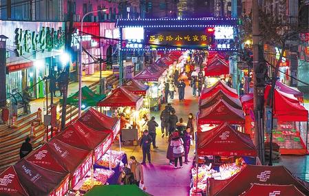 蘭州市城關(guān)區(qū)正寧路小吃夜市、南關(guān)民族風味一條街恢復營業(yè)