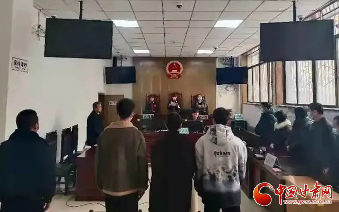 依法帶娃！甘肅省平?jīng)鍪邪l(fā)出首份《家庭教育令》