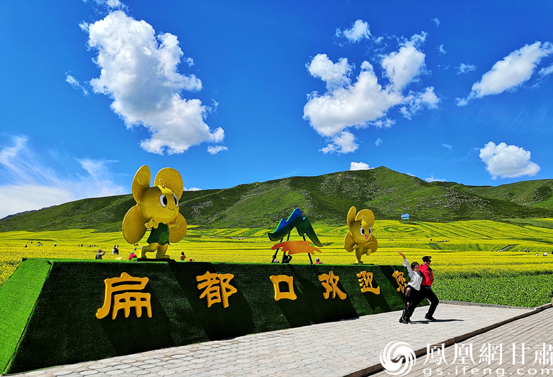 河西走廊張掖扁都口，古絲綢之路要道。王振武 攝