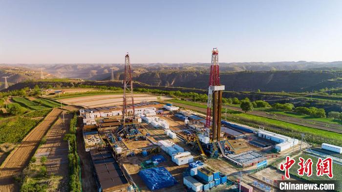 圖為中石油長慶油田慶陽華H60雙機組鉆井現(xiàn)場。(資料圖) 慶陽市委宣傳部供圖