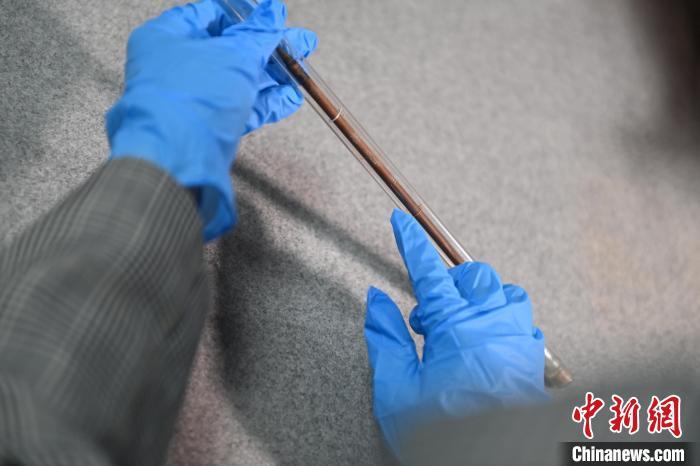 2024年5月7日，拍攝的甘肅省博物館館藏國寶級文物“白馬作”毛筆。李亞龍　攝